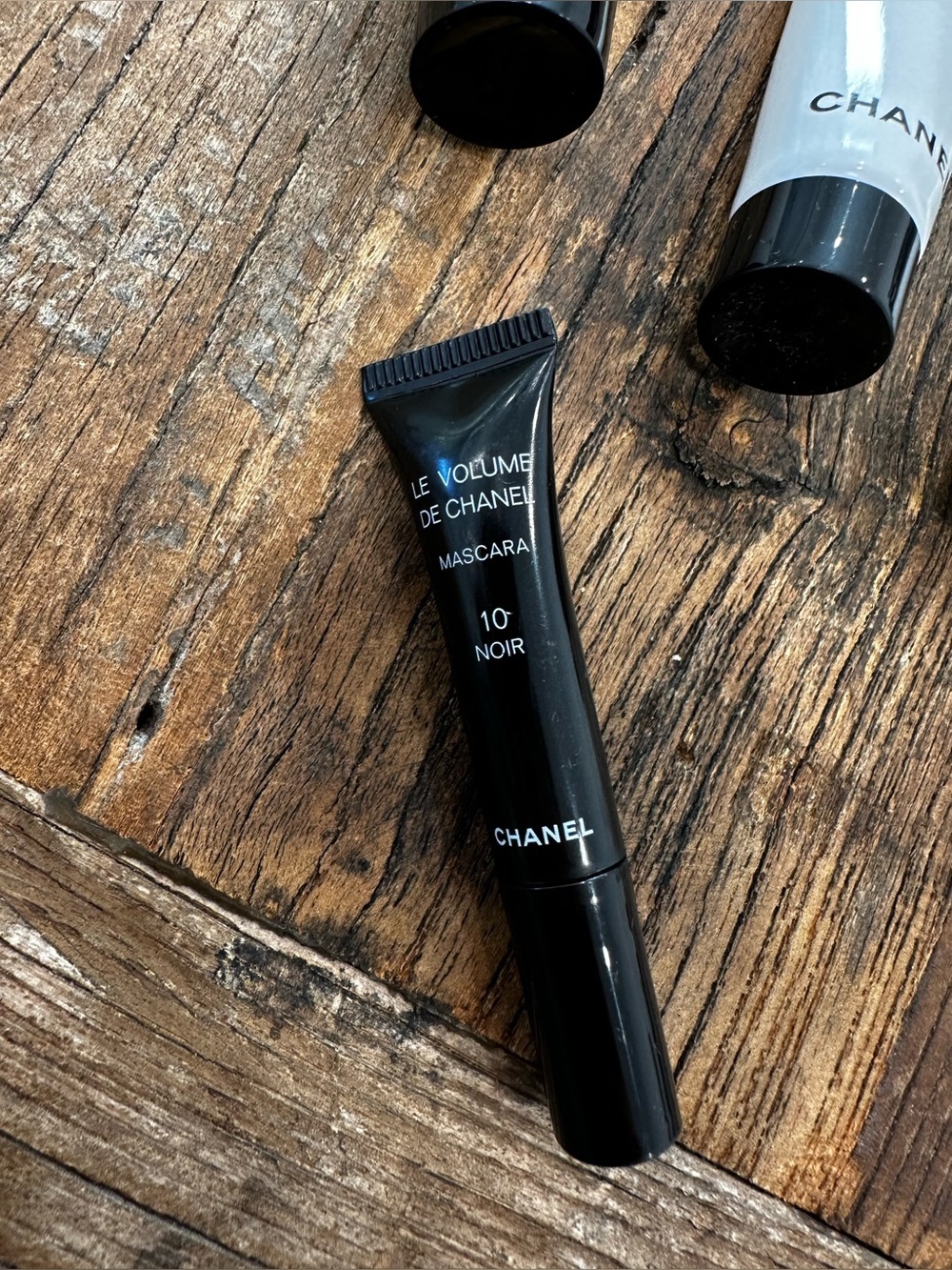 CHANEL White & Black Mini Skincare and Mascara Set - Picture 5 of 6